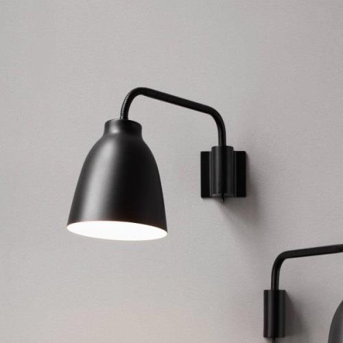 FRITZ HANSEN Caravaggio Wandlampe, schwarz