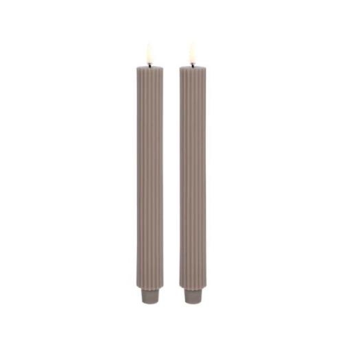 Uyuni - Kegelkerze LED Grooved 2-pack 3,2x25,5 cm Sandstone/Smooth Lig...